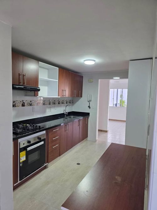 Apartamento de 3 alcobas en venta en Cañaveral, Floridablanca, 118 m² · foto 4 de 8