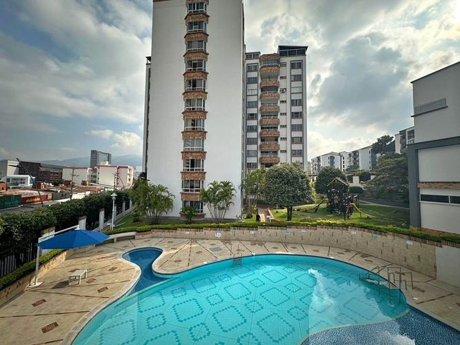 Apartamento de 3 alcobas en venta en Cañaveral, Floridablanca, 118 m² · foto 3 de 8
