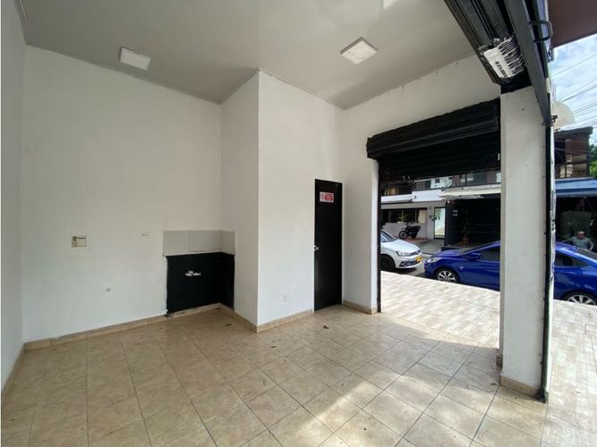 Local en arriendo en La Castellana, Medellín, 18 m² · foto 3 de 6