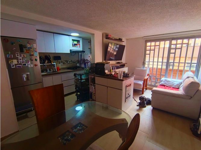 Apartamento de 3 alcobas en venta en Conjunto Residencial Ventura, Madrid, 58 m² · foto 2 de 19