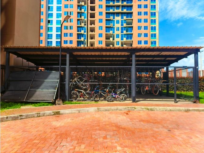 Apartamento de 3 alcobas en venta en Conjunto Residencial Ventura, Madrid, 58 m² · foto 17 de 19