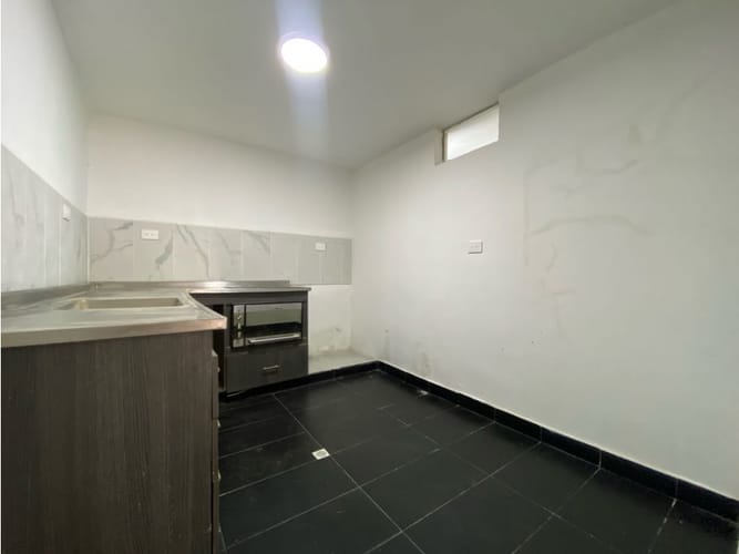 Local en arriendo en Suramericana, Medellín, 45 m² · foto 2 de 8