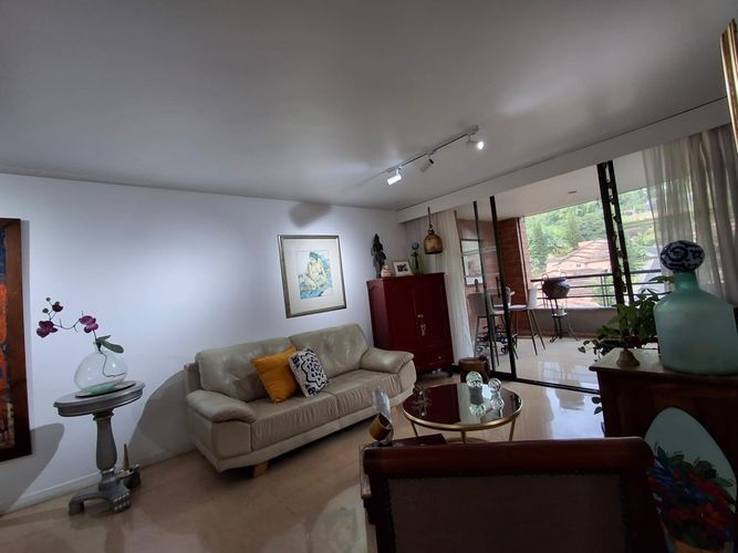 Apartamento de 3 alcobas en venta en Las Lomas, Medellín, 117 m² · foto 2 de 15