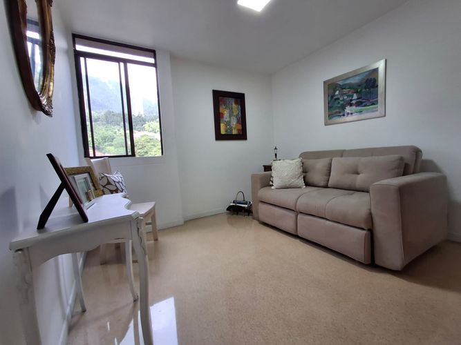 Apartamento de 3 alcobas en venta en Las Lomas, Medellín, 117 m² · foto 7 de 15