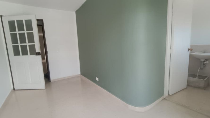 Oficina en arriendo en La Magnolia, Envigado, 20 m² · foto 2 de 11