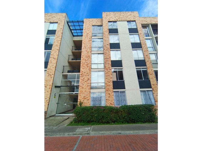 Apartamento de 2 alcobas en venta en Cr. Reservado Nogales De Cajica, Cajicá, 62 m² · foto 2 de 24