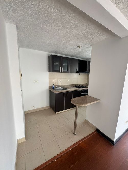 Apartamento de 3 alcobas en venta en Fontibon, Bogotá, 75 m² · foto 3 de 19