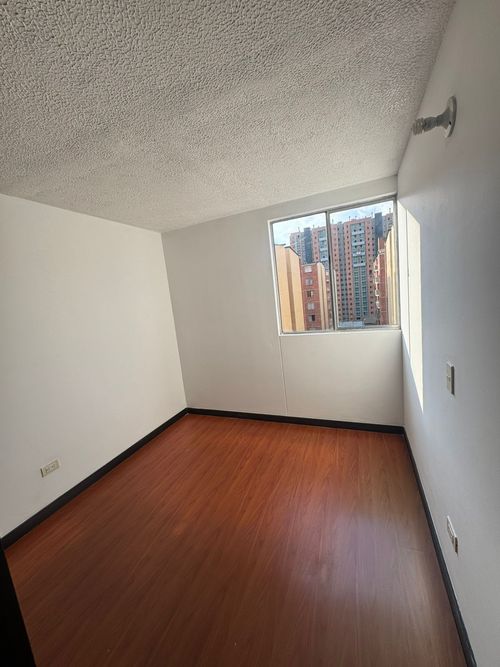 Apartamento de 3 alcobas en venta en Fontibon, Bogotá, 75 m² · foto 10 de 19