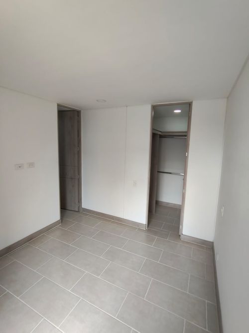 Apartamento de 3 alcobas en venta en Senderos Del Lili, Cali, 80 m² · foto 13 de 24