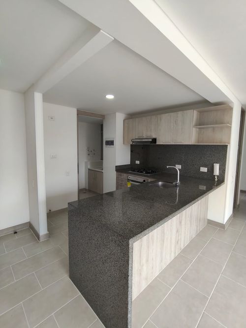 Apartamento de 3 alcobas en venta en Senderos Del Lili, Cali, 80 m² · foto 3 de 24