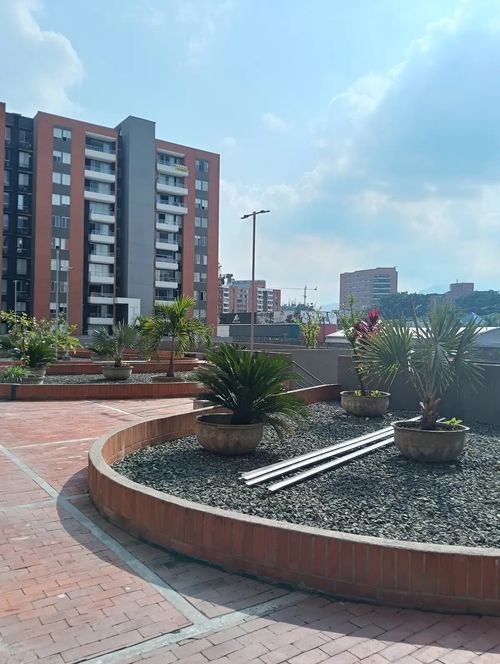 Apartamento de 3 alcobas en venta en Senderos Del Lili, Cali, 80 m² · foto 2 de 24
