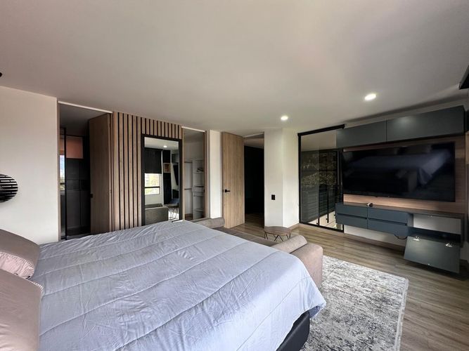 Apartamento de 2 alcobas en venta en El Poblado, Medellín, 170 m² · foto 9 de 18