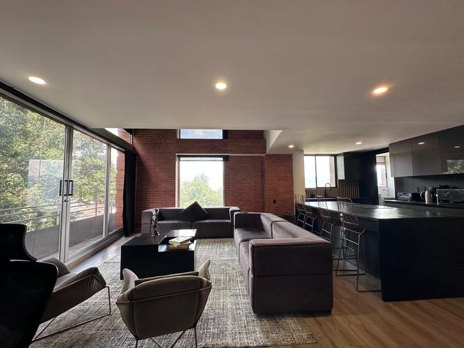 Apartamento de 2 alcobas en venta en El Poblado, Medellín, 170 m² · foto 2 de 18