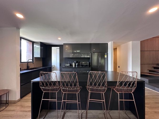 Apartamento de 2 alcobas en venta en El Poblado, Medellín, 170 m² · foto 11 de 18