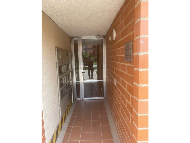 Apartamento de 3 alcobas en venta en Conjunto Residencial Zaragoza Ii, Madrid, 60 m² · foto 4 de 24