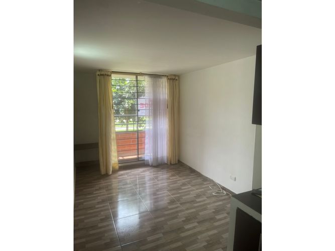 Apartamento de 3 alcobas en venta en Conjunto Residencial Zaragoza Ii, Madrid, 60 m² · foto 6 de 24