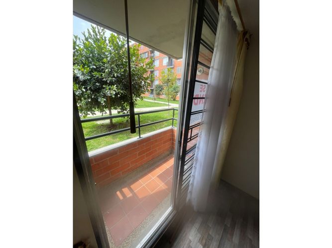 Apartamento de 3 alcobas en venta en Conjunto Residencial Zaragoza Ii, Madrid, 60 m² · foto 7 de 24