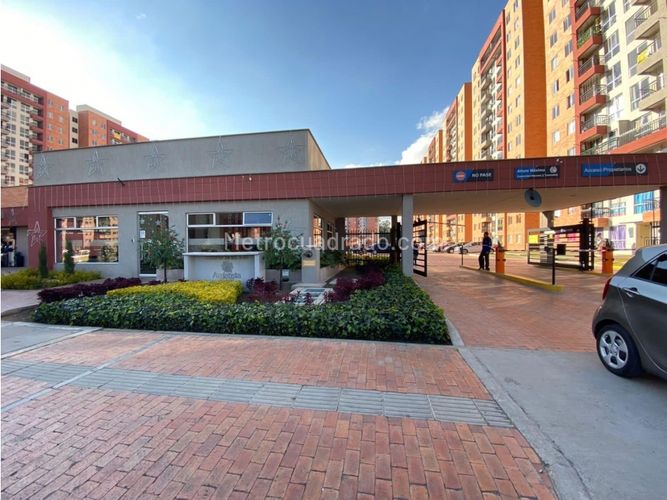 Apartamento de 3 alcobas en venta en La Prosperidad, Madrid, 56 m² · foto 2 de 12