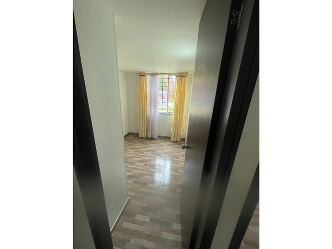 Apartamento de 3 alcobas en venta en Conjunto Residencial Zaragoza Ii, Madrid, 60 m² · foto 16 de 24