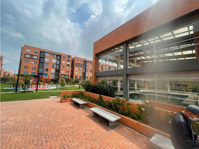 Apartamento de 3 alcobas en venta en Conjunto Residencial Zaragoza Ii, Madrid, 60 m² · foto 22 de 24