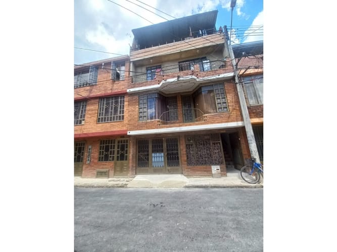 Casa de 9 alcobas en venta en Ub Villa Zajona, Mosquera, 90 m² · foto 2 de 24