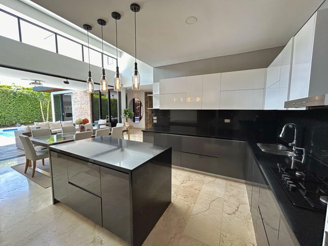 Casa de 5 alcobas en venta en Alfaguara, Jamundí, 420 m² · foto 3 de 24