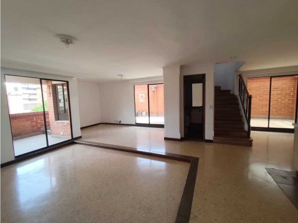 Apartamento en arriendo en Laureles, Medellín · foto 3 de 24
