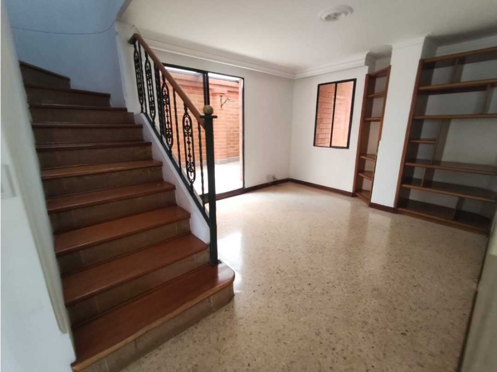 Apartamento en arriendo en Laureles, Medellín · foto 4 de 24