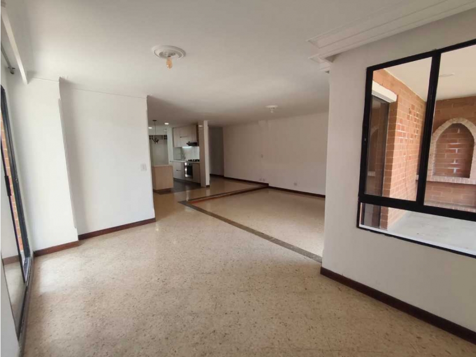 Apartamento en arriendo en Laureles, Medellín · foto 5 de 24