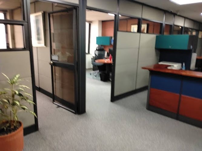 Oficina en arriendo en La Candelaria, Medellín, 300 m² · foto 7 de 24