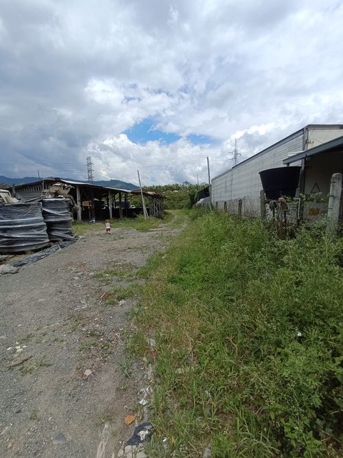 Lote en arriendo en Santana, Dosquebradas, 1800 m² · foto 2 de 4