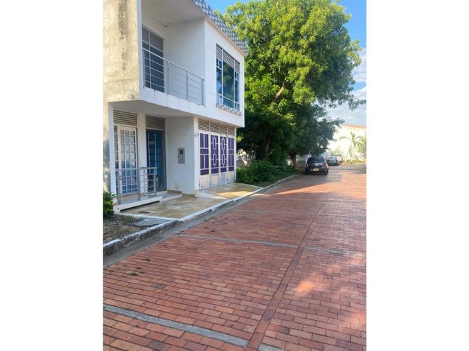 Casa de 4 alcobas en venta en Ricaurte, 196 m² · foto 2 de 19