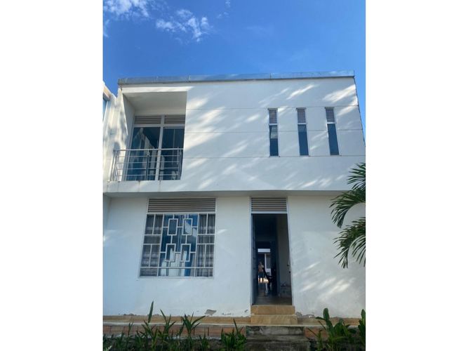 Casa de 4 alcobas en venta en Ricaurte, 196 m² · foto 3 de 19
