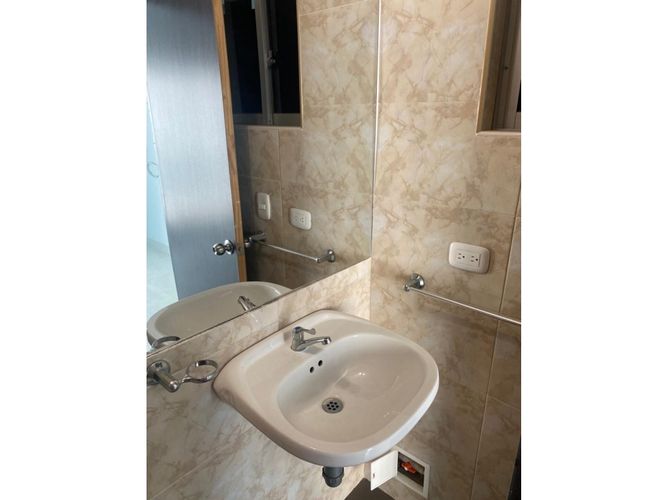 Casa de 4 alcobas en venta en Ricaurte, 196 m² · foto 14 de 19