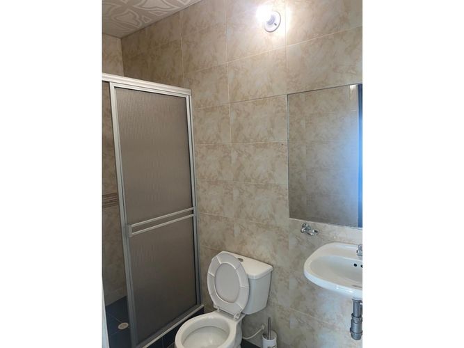Casa de 4 alcobas en venta en Ricaurte, 196 m² · foto 15 de 19