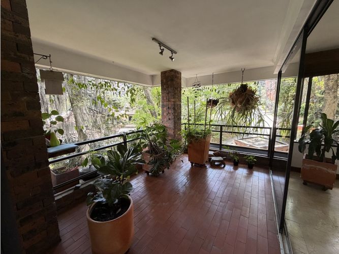 Apartamento de 3 alcobas en venta en Las Lomas No.2, Medellín, 174 m² · foto 2 de 23