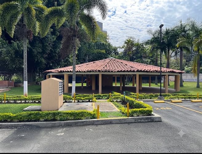 Apartamento de 2 alcobas en venta en Ub. Quintas De Bolivar, Jamundí, 62 m² · foto 2 de 17