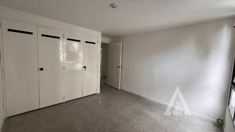 Apartamento de 3 alcobas en arriendo en Patio Bonito, Medellín, 145 m² · foto 10 de 19