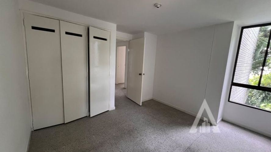 Apartamento de 3 alcobas en arriendo en Patio Bonito, Medellín, 145 m² · foto 14 de 19
