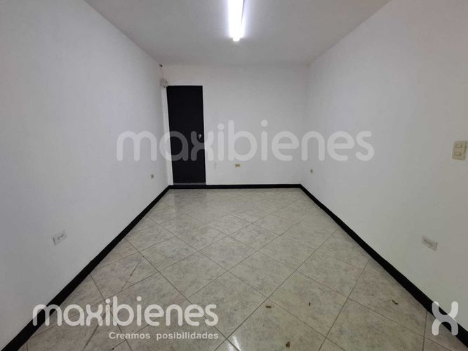 Local en arriendo en Los Colores, Medellín, 20 m² · foto 2 de 6