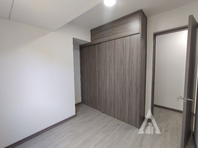 Apartamento de 3 alcobas en arriendo en Granizal, Medellín, 76 m² · foto 2 de 18