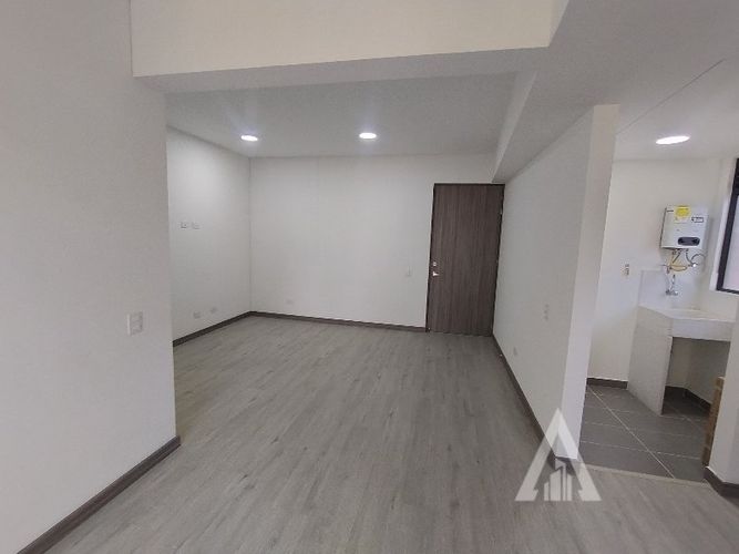 Apartamento de 3 alcobas en arriendo en Granizal, Medellín, 76 m² · foto 3 de 18