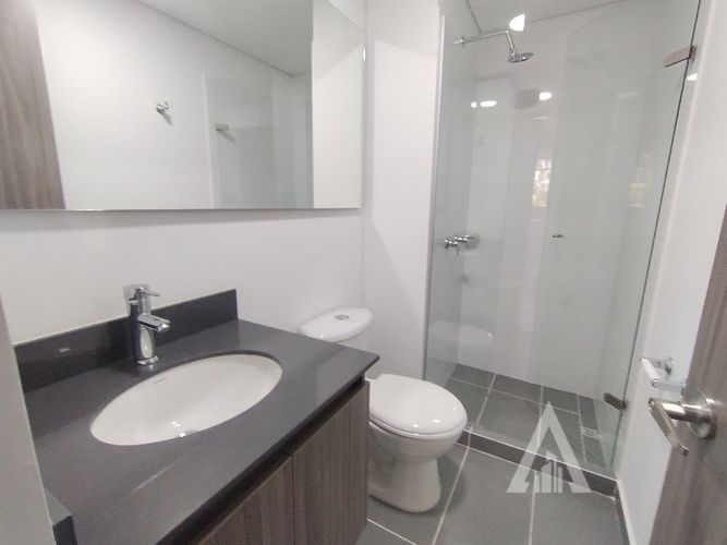 Apartamento de 3 alcobas en arriendo en Granizal, Medellín, 76 m² · foto 11 de 18