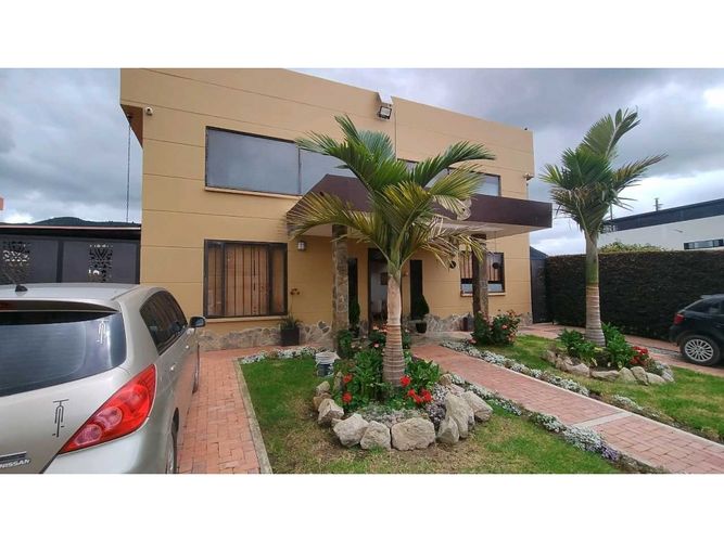 Casa de 7 alcobas en venta en Vereda La Balsa, Chía, 211 m² · foto 2 de 24