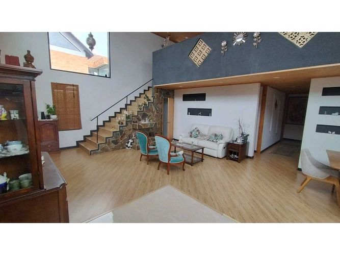 Casa de 7 alcobas en venta en Vereda La Balsa, Chía, 211 m² · foto 3 de 24