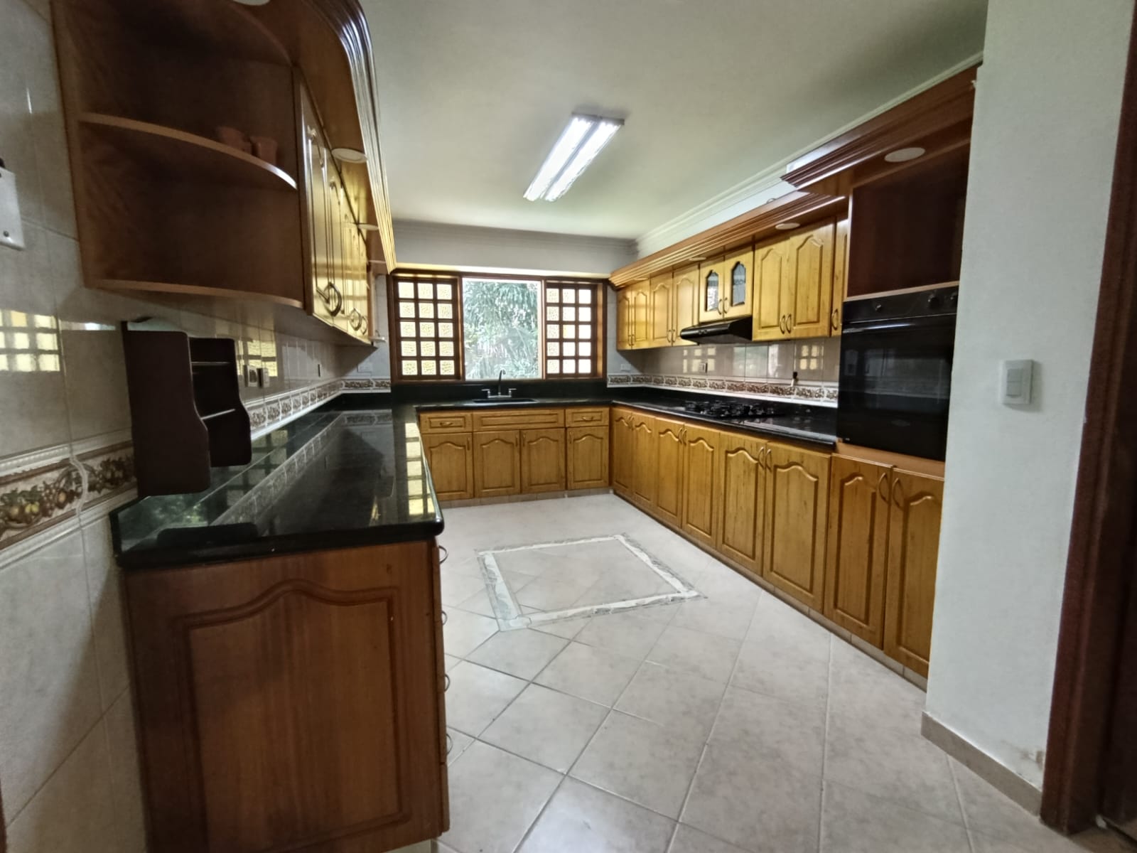 Casa en arriendo en El Poblado, Medellín · foto 4 de 20