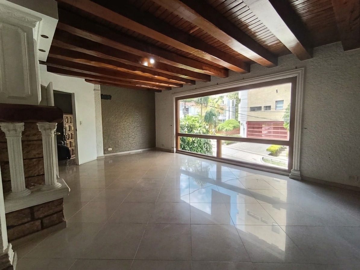 Casa en arriendo en El Poblado, Medellín · foto 6 de 20