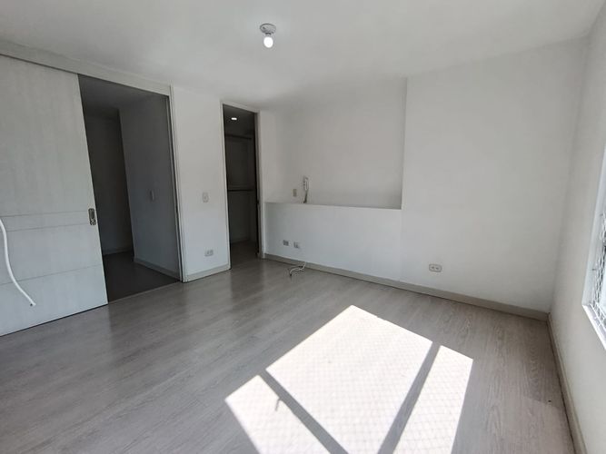 Apartamento de 3 alcobas en arriendo en Castropol, Medellín, 102 m² · foto 5 de 20