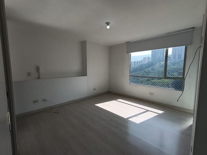 Apartamento de 3 alcobas en arriendo en Castropol, Medellín, 102 m² · foto 7 de 20