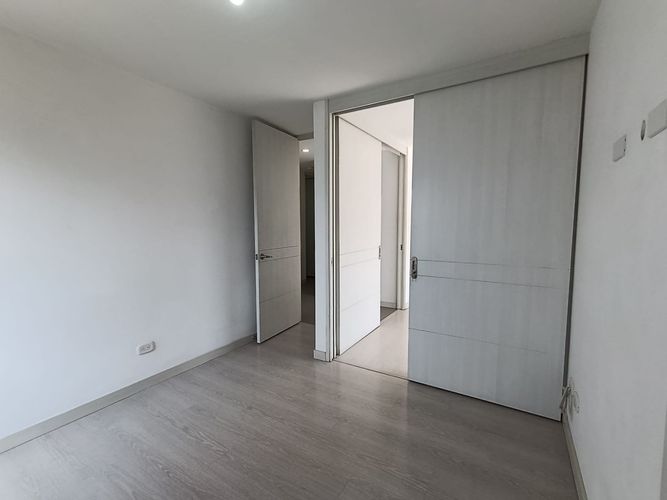 Apartamento de 3 alcobas en arriendo en Castropol, Medellín, 102 m² · foto 8 de 20